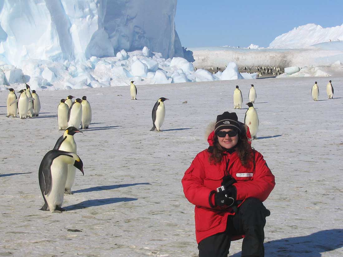 杰西卡·梅尔在南极洲报道。